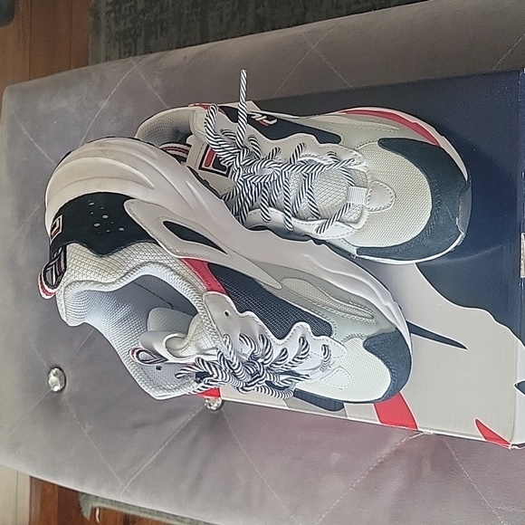 FILA SNEAKERS 🔥🔥🔥 - Picture 2 of 5